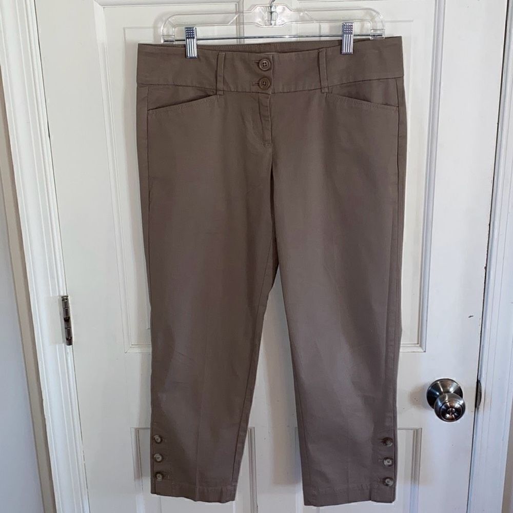 LOFT tan cropped khaki pants size 4